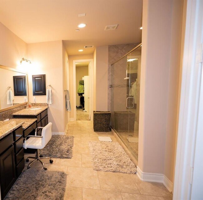 Building Photo - 15303 Westland Gate Dr