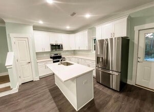 Building Photo - 312 N Sand Palm Rd