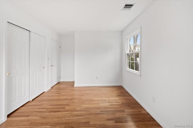 Building Photo - 1736 Central St