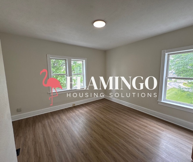 Building Photo - Large 3-Bedroom, 3-Bath Home with Plenty of Space!