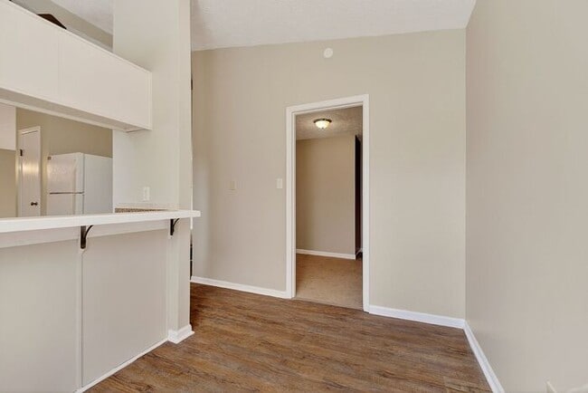 Building Photo - Beautifully Home with Large Backyard & 2-Car Garage in York Subdivision