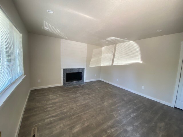 Building Photo - 338 25th Avenue Ct