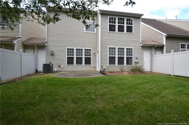 Building Photo - 118 Brookview St