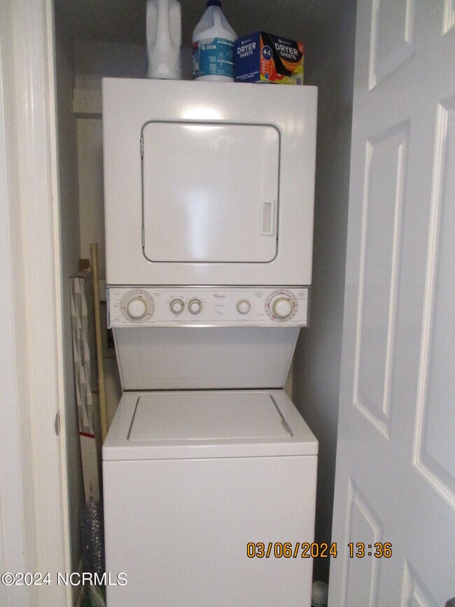 Building Photo - 4169 Spirea Dr