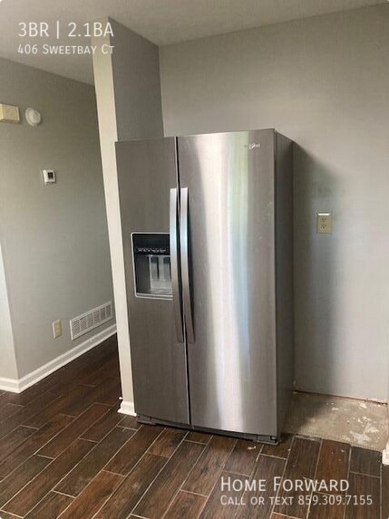 Building Photo - 406 Sweetbay Ct