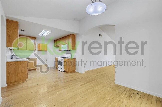 Building Photo - 9105 Pinto Canyon Way