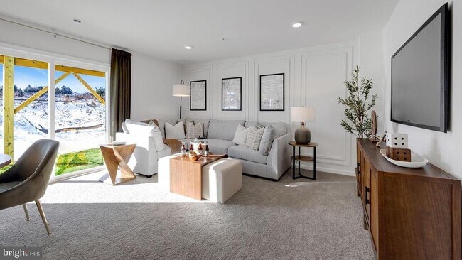 Building Photo - 8214 Alexander Court