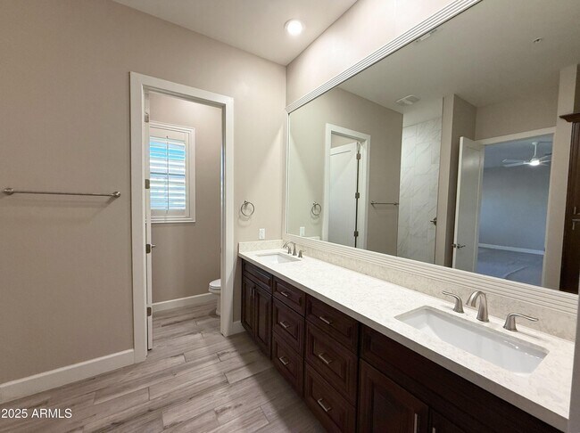 Building Photo - 8976 N 8th Dr