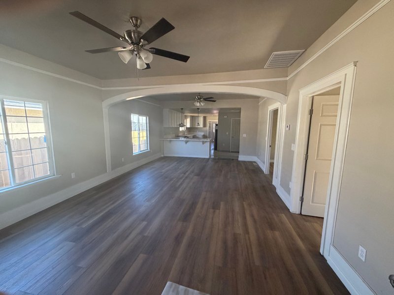 Building Photo - 418 N Elmwood Ave