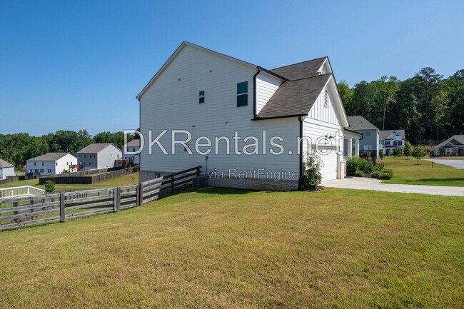 Building Photo - 7095 Evening Dew Dr