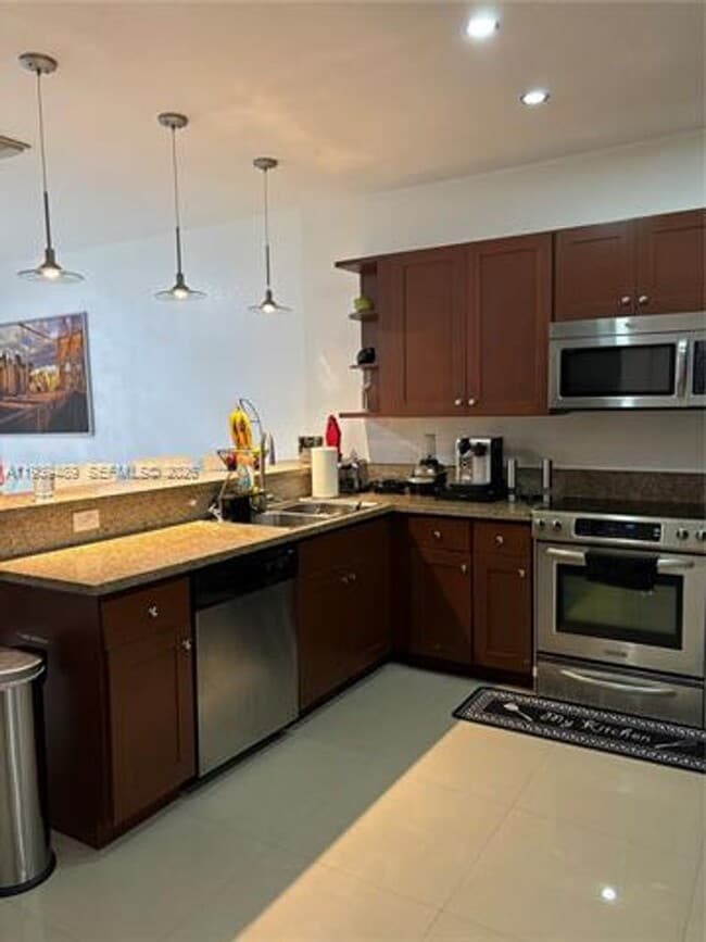 Building Photo - 10788 NW 74th St