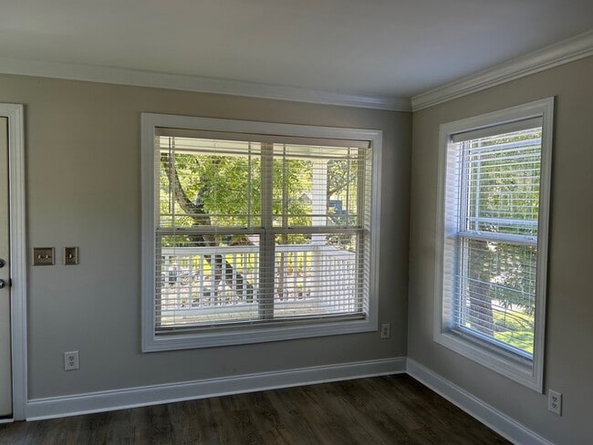 Front Living Space - 403 College St