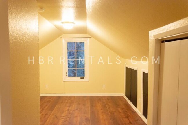 Building Photo - Charming Single-Story Home in the Heart of...