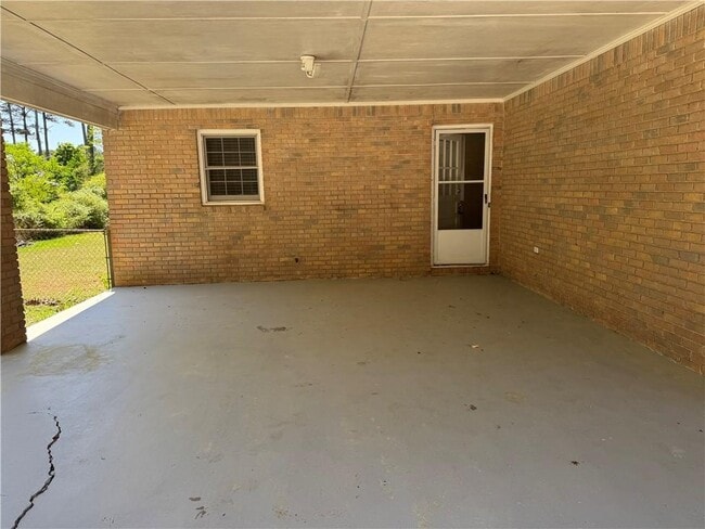 Building Photo - 5594 Laurel Ln NW