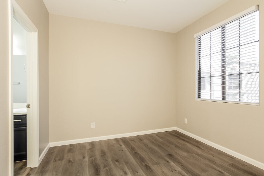 Building Photo - 2432 W Dusty Wren Dr