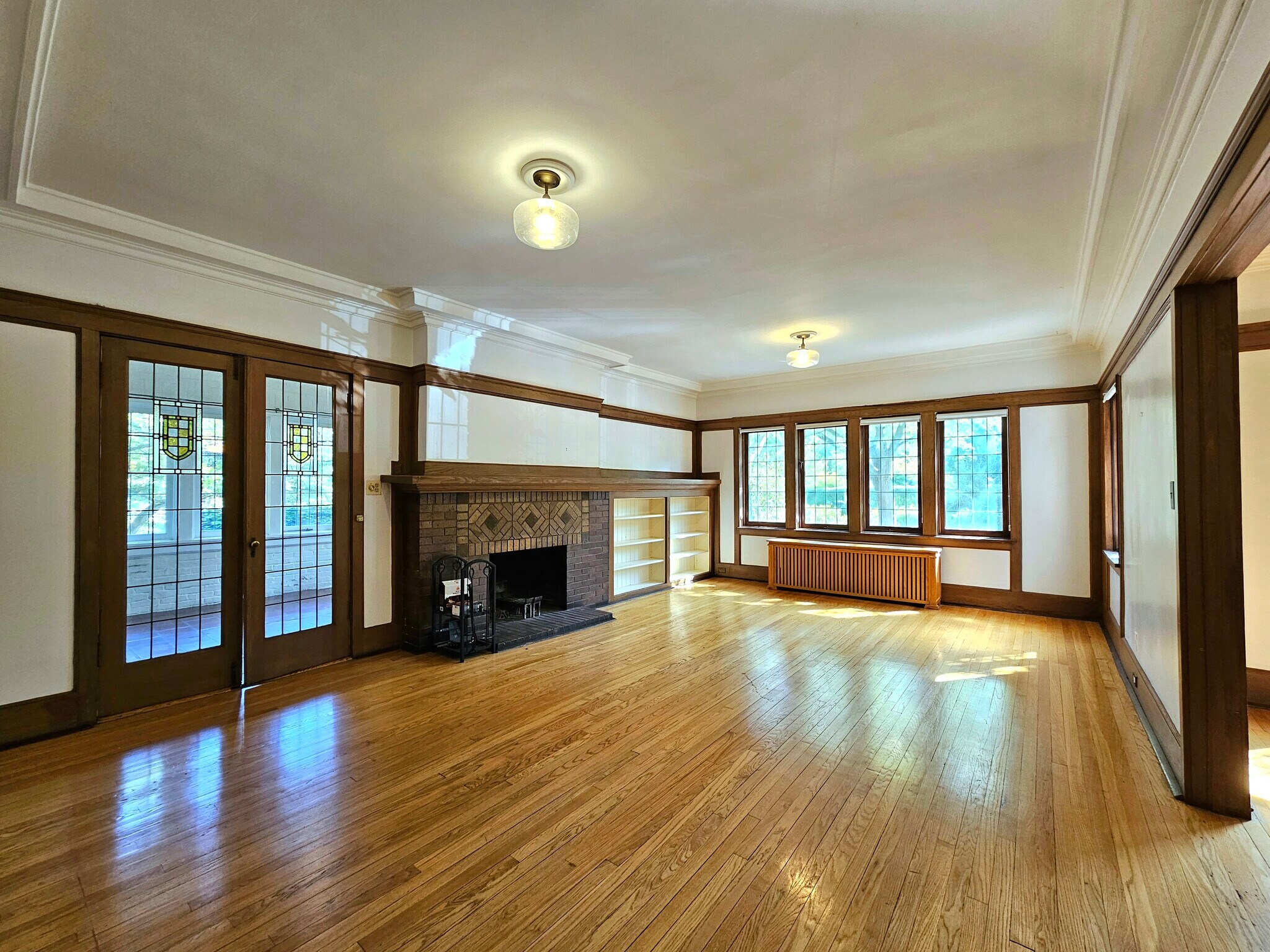 Building Photo - 5656 S Dorchester Ave