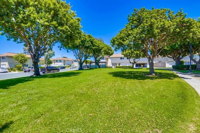 Building Photo - 9502 Pettswood Dr