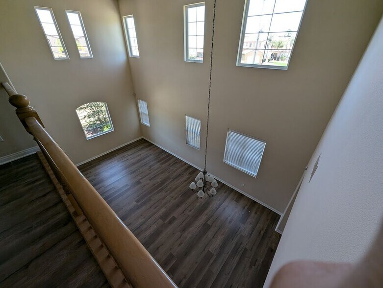 Building Photo - 17008 Spring Canyon Pl