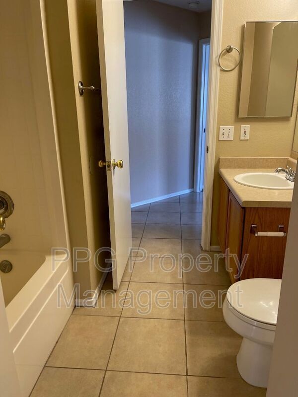 Building Photo - 13365 W Canyon Creek Dr