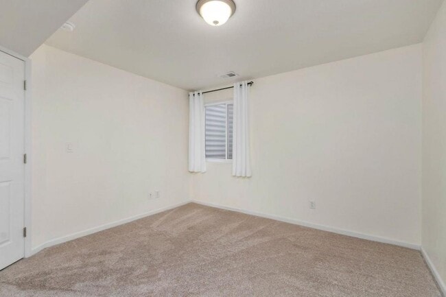 Building Photo - 2075 Tonopas Ct