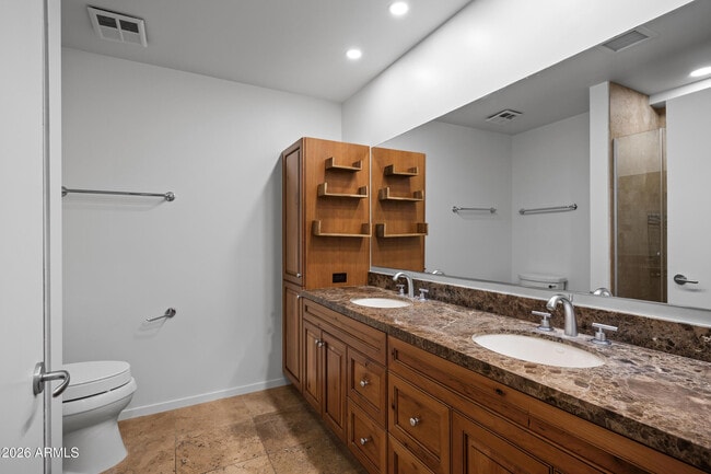 Building Photo - 7141 E Rancho Vista Dr