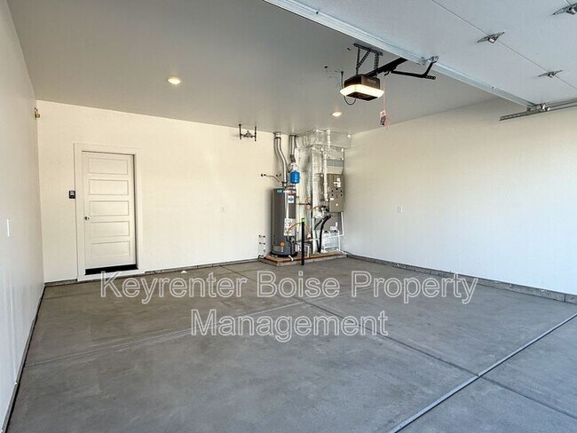 Building Photo - 1337 N Webb Wy
