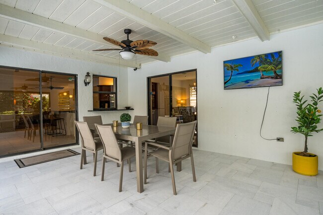 Building Photo - 1335 Caribbean Way