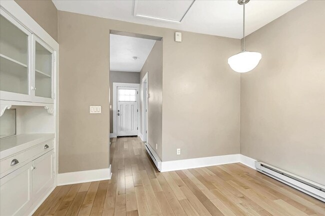 Building Photo - 1358 Fremont St