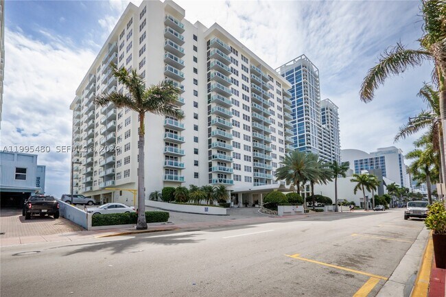 Building Photo - 6917 Collins Ave