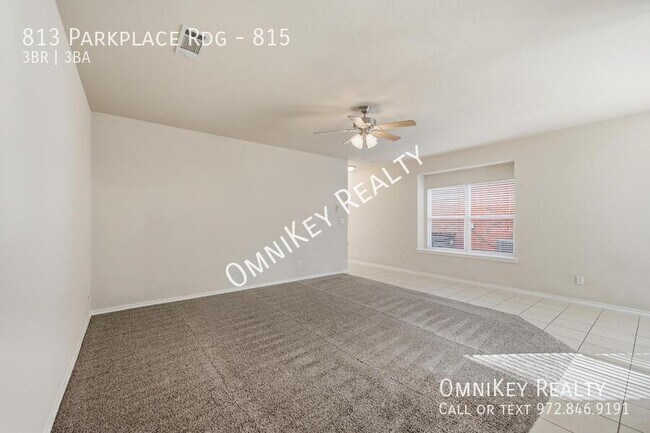 Building Photo - 813 Parkplace Ridge