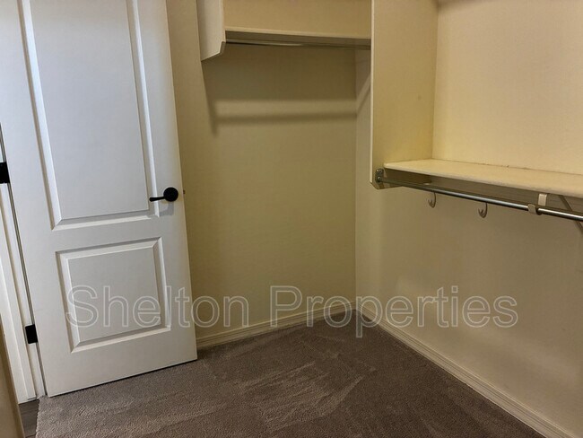 Building Photo - 10326 E Corbin Ave