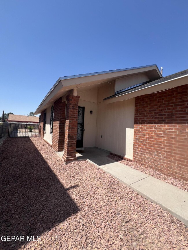 Building Photo - 11756 Royal Banner Ln