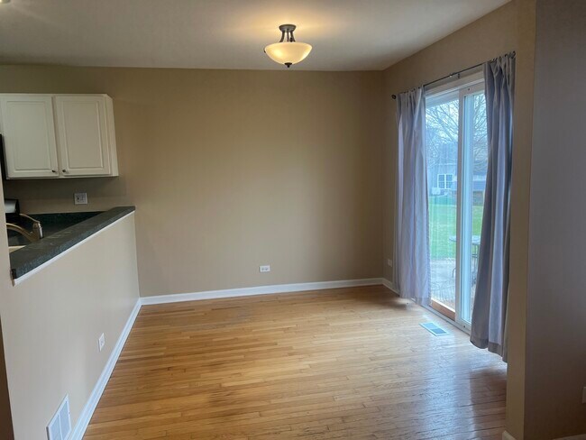 Building Photo - 2059 Orchard Ln