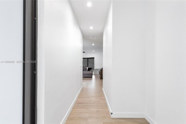 Building Photo - 10950 NW 16th Ct