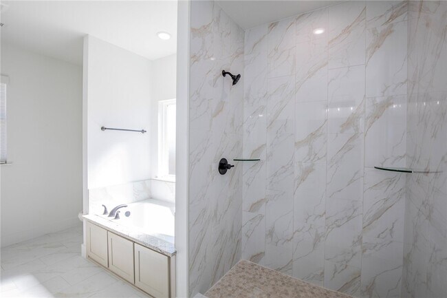 Building Photo - 4867 Farmhouse St