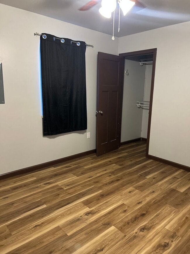 Building Photo - Venus Dr/3367