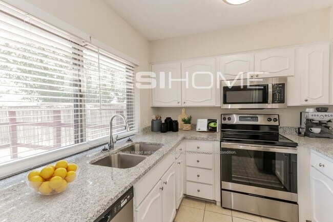 Building Photo - 2832 Lago Vista Loop