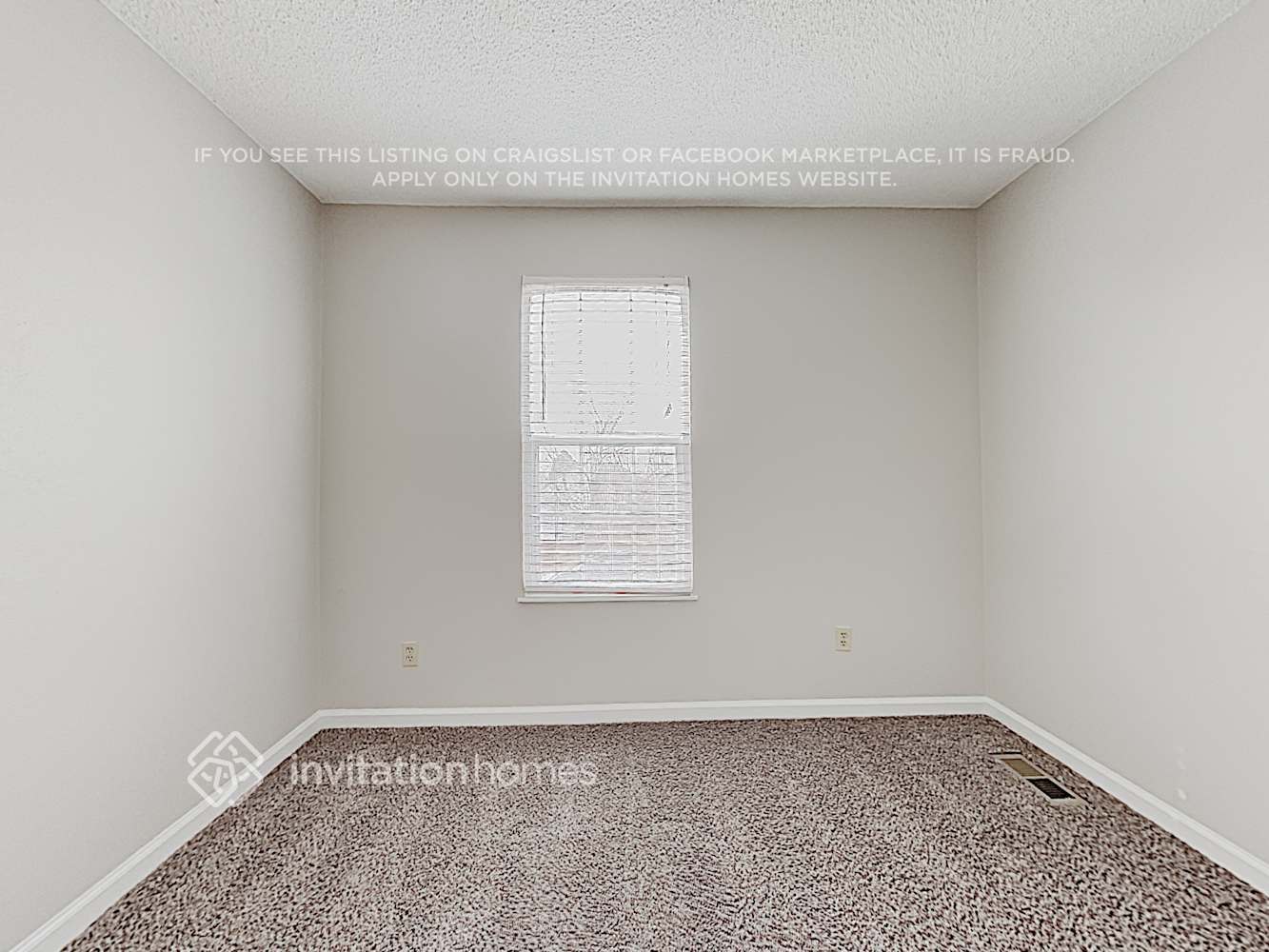 Building Photo - 2882 S Espana St