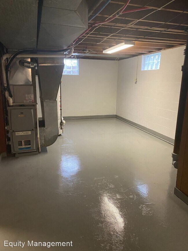 Building Photo - 3 br, 2 bath House - 43 S. Edgehill