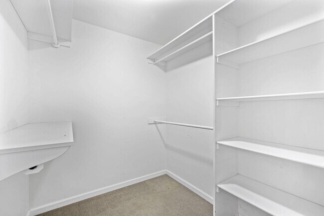 Building Photo - 4717 Brentwood Dr