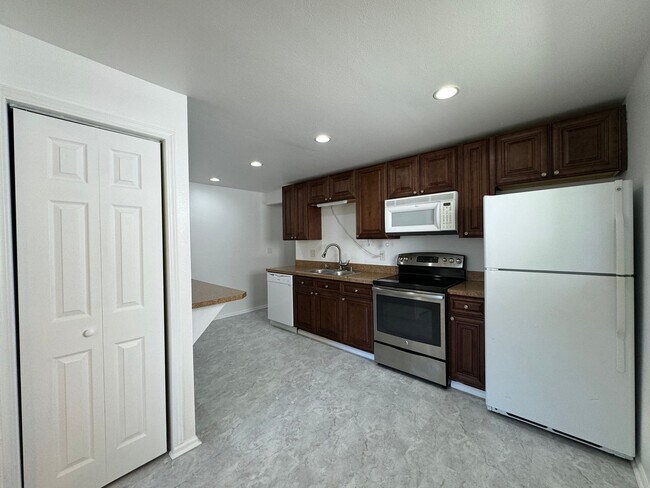 Building Photo - 47 E Garland Ave
