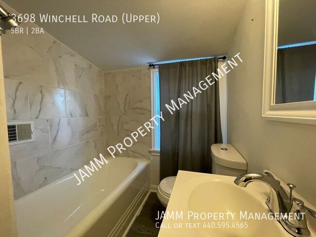 Building Photo - Charming and Spacious Apartment in Shaker ...