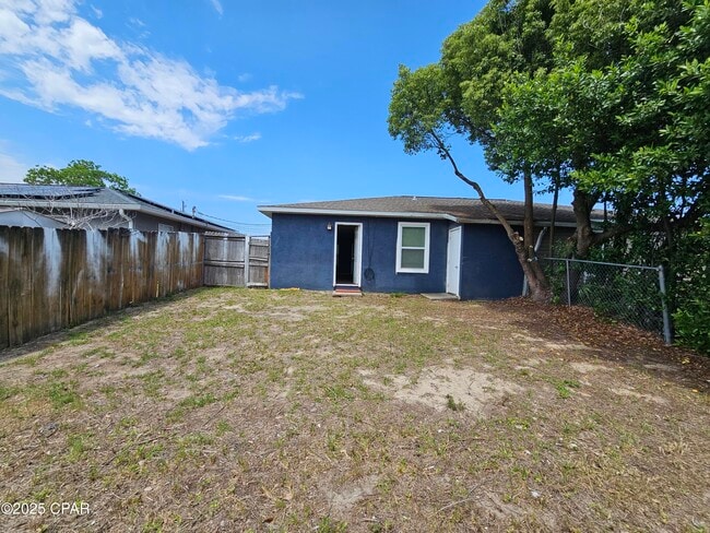 Building Photo - 3707 Burnham Way