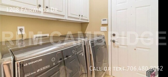Building Photo - 1208 Fairwinds Dr