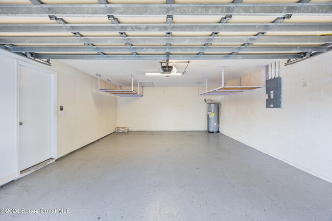 Building Photo - 6185 Degan Rd