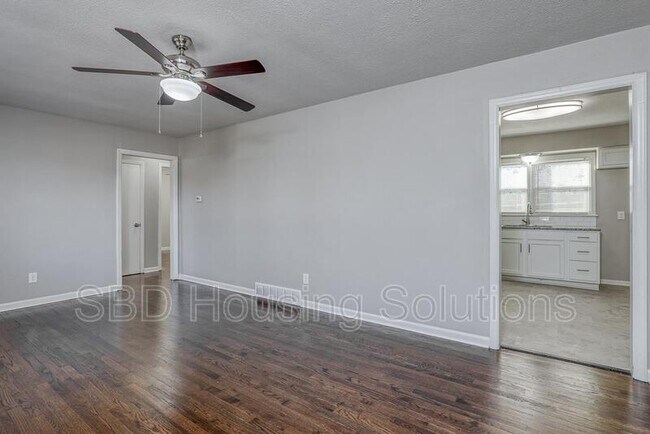 Building Photo - 4811 Martha Truman Rd