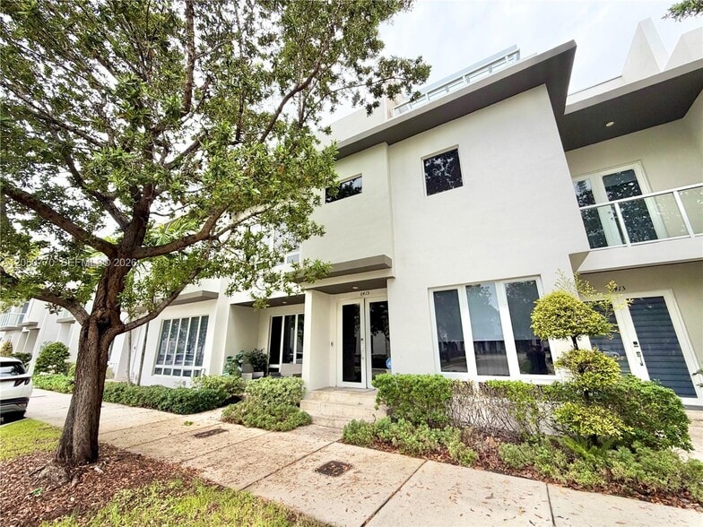 Building Photo - 6415 NW 105th Ct