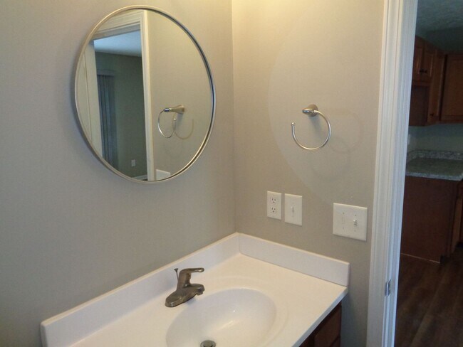 Building Photo - 3490 Hader Ave 4BR/2.5BA (Cincinnati)