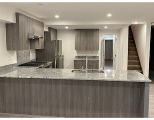 Building Photo - 17 Brimmer St