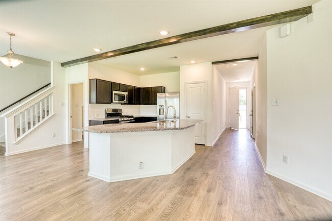 Building Photo - 422 Magnolia Ln
